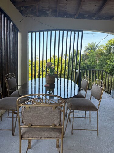 Lovely 1-bedroom home in soothing hills of St. Mary Parish getaway