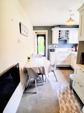 Unclassified image, 3 of 22, button - Cosy 3-bedroom Townhouse With Garden (Wexford)