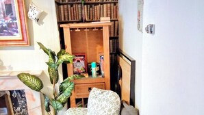Unclassified image, 5 of 22, button - Cosy 3-bedroom Townhouse With Garden (Wexford)