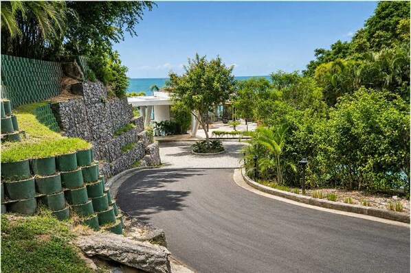 Property grounds - Beachfront Apartment, Family-Friendly Atmosphere, Just a Few Steps from the Ocean. (San Carlos)