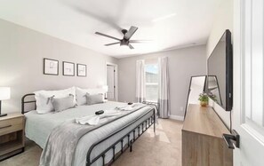 3 Schlafzimmer, Zimmersafe, Schreibtisch, Bügeleisen/Bügelbrett
