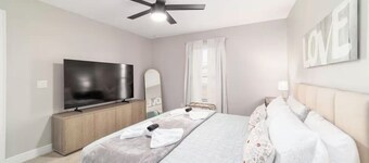 Near WEC, Pet Friendly, King Beds & Spacious House