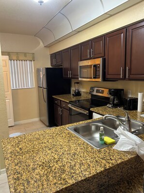 Private kitchen - 3-bedroom Villa ay Westgate Resort Orlando (Orlando)