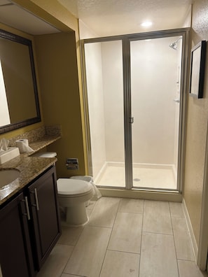 Bathroom - 3-bedroom Villa ay Westgate Resort Orlando (Orlando)