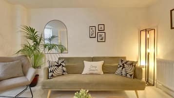 Appartement, 2 chambres, vue plage | Coin séjour