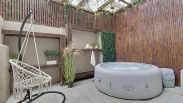 Bathtub spa indoor