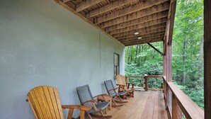 Unclassified image, 5 of 41, button - Willow Ridge Hideaway  Fully Renovated Log Cabin · 10 Min to Boone · Hot Tub (Vilas)