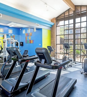 Fitness facility - Cozy 1-bedroom condo with AC in charming Las Vegas (Las Vegas)