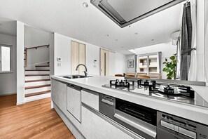 Apartment | Private kitchen | Fridge, microwave, stovetop, dishwasher - THE LORE I (Sapporoshi)