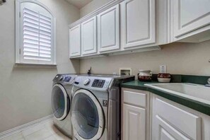 Interior - 5BR Retreat • Pool, Spa & Greenbelt Views (Flower Mound)