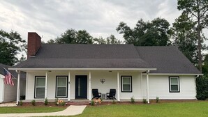Exterior - Spacious 4-bedroom house in  Ray City close to Moody Air Force Base and Valdosta (Ray City)