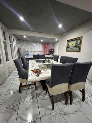 Dining - Diana's Home Hostel (santa maria pipioltepec)