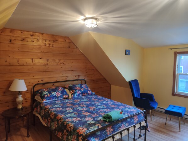 Desk, iron/ironing board, travel cot, free WiFi