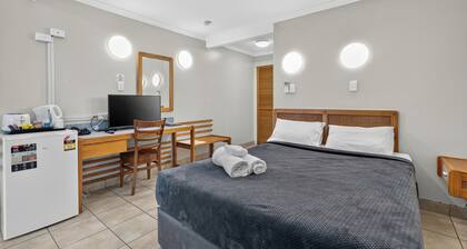 Black Nugget Hotel