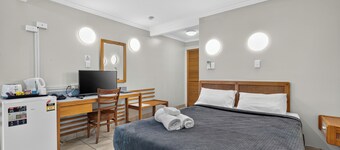 Black Nugget Hotel