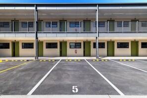 Exterior - Black Nugget Hotel (Moranbah)