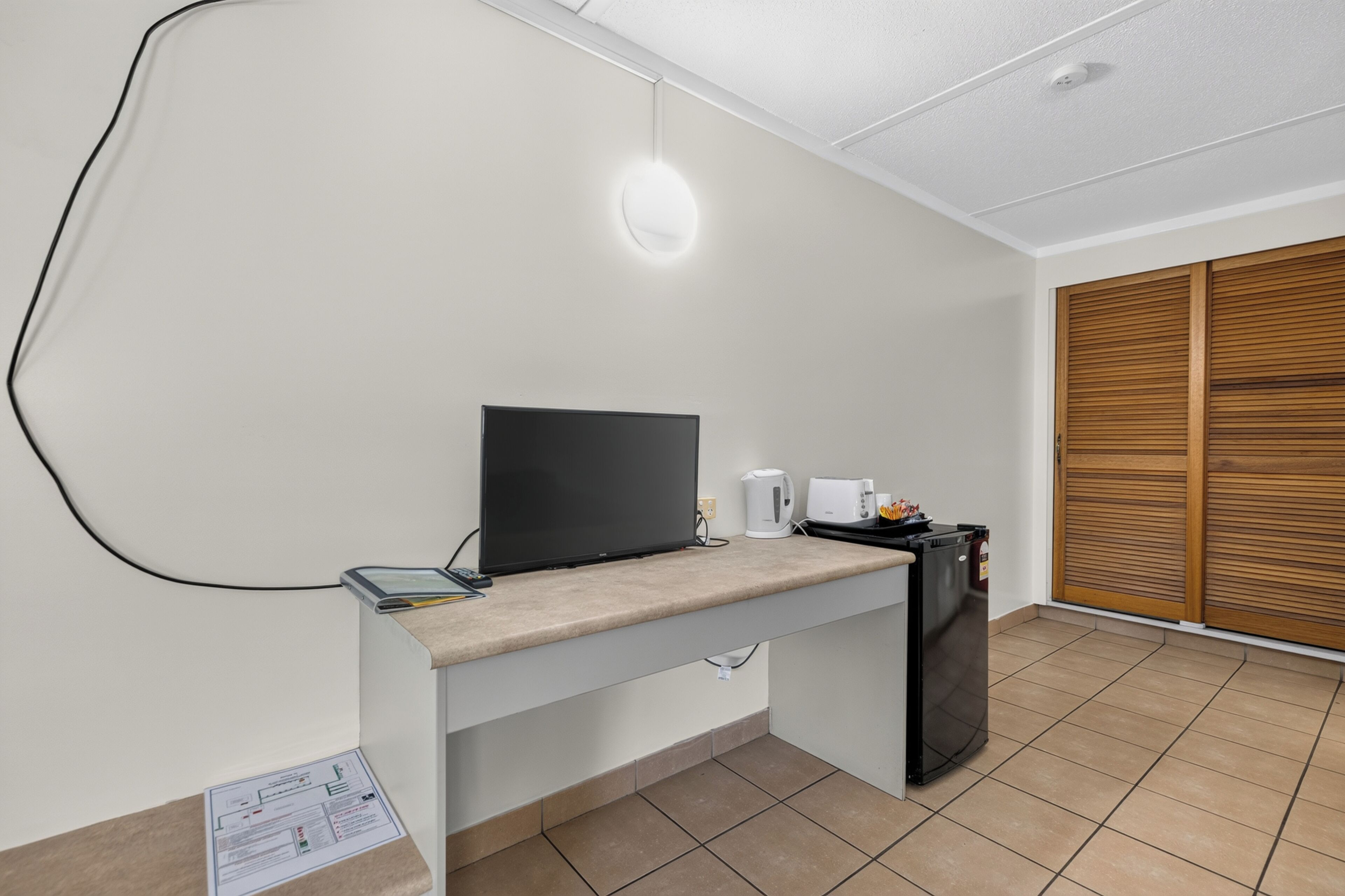 Economy Quadruple Room | Interior