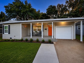 Exterior - Home Sweet Stillwater 4BR Near OSU (Stillwater)