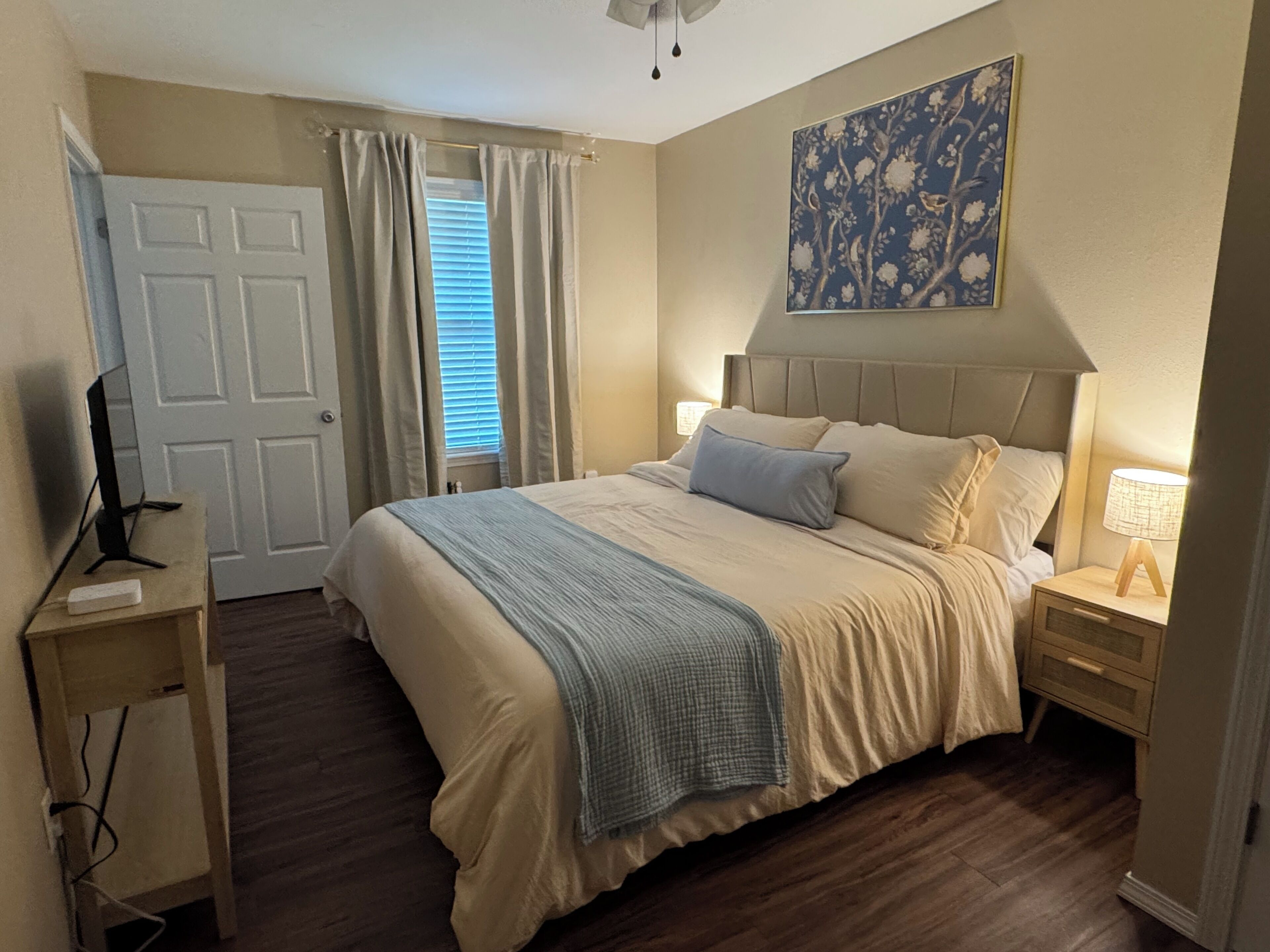 Iron/ironing board, WiFi, bed sheets