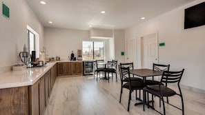 Dining - Platinum Stay Inn & Suites (Baytown)