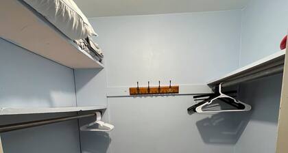 Cozy 2 bedroom Upper Duplex w/ Bonus Room