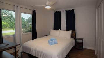 Iron/ironing board, free WiFi, bed sheets