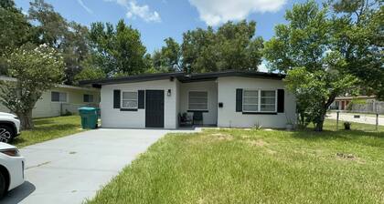 Cozy & Modern Studio, near Orlando’s Park