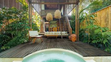 Vila, 1 kamar tidur, pemandangan sungai | Tempat makan outdoor