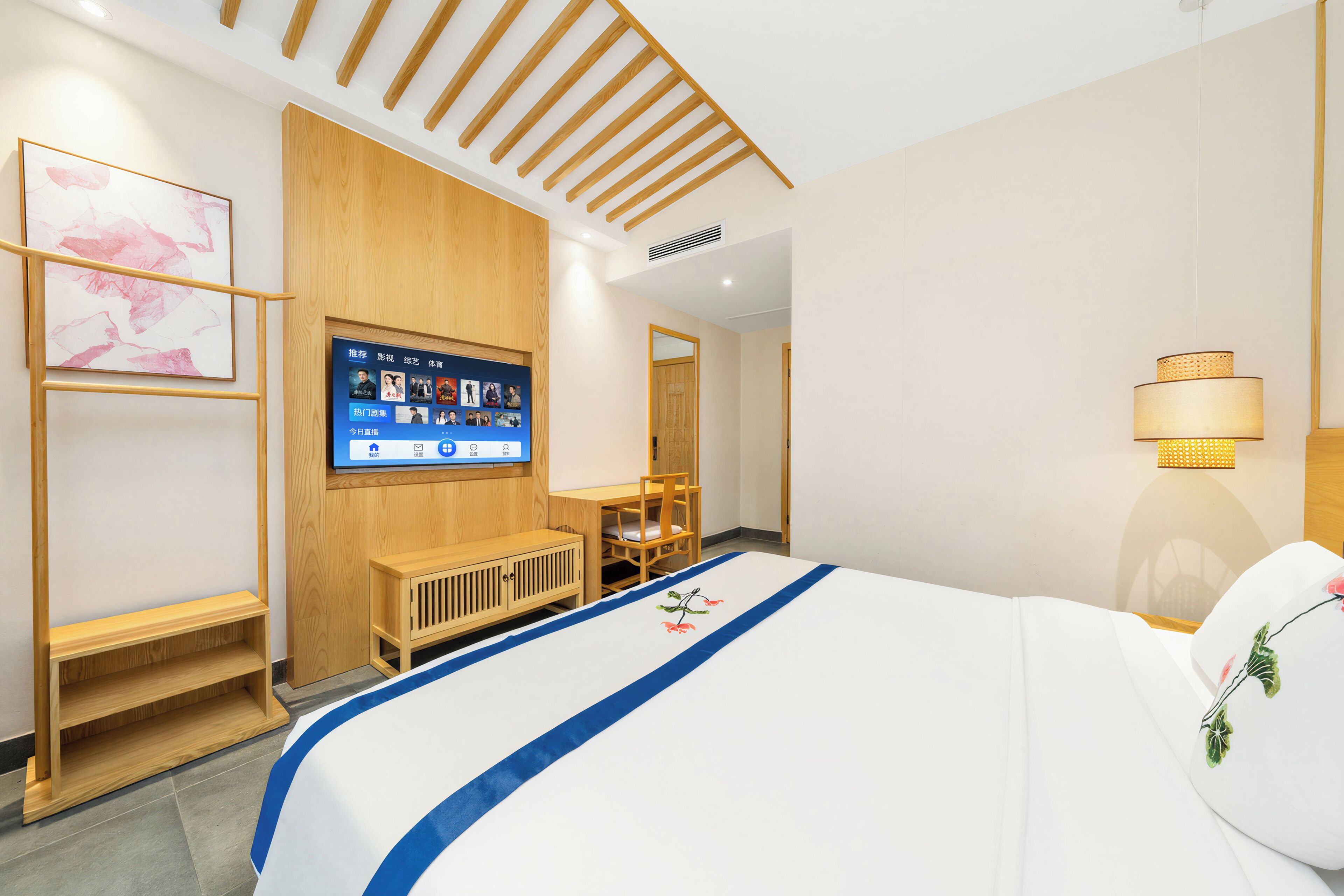 Kamar Single Comfort, pemandangan kota | Meja kerja, ruang kerja ramah laptop, dan tirai kedap cahaya
