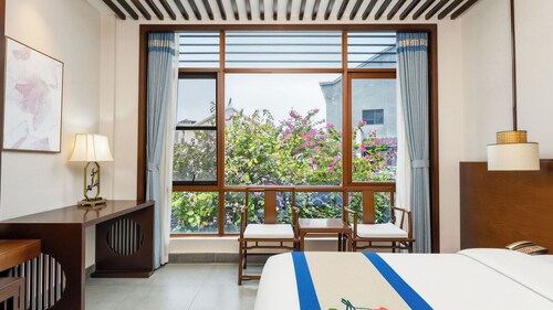 Poltton Liuzhou Yaobu AncientPanlongshan