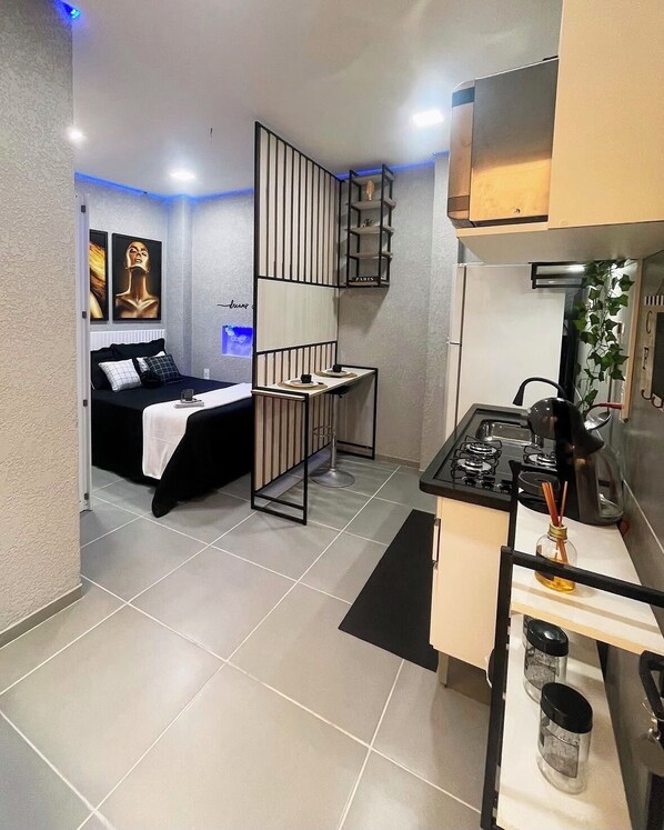Private kitchen - Apartment in Copacabana Inhangá. In the best location in Rio de Janeiro, Copacabana. (Rio de Janeiro)