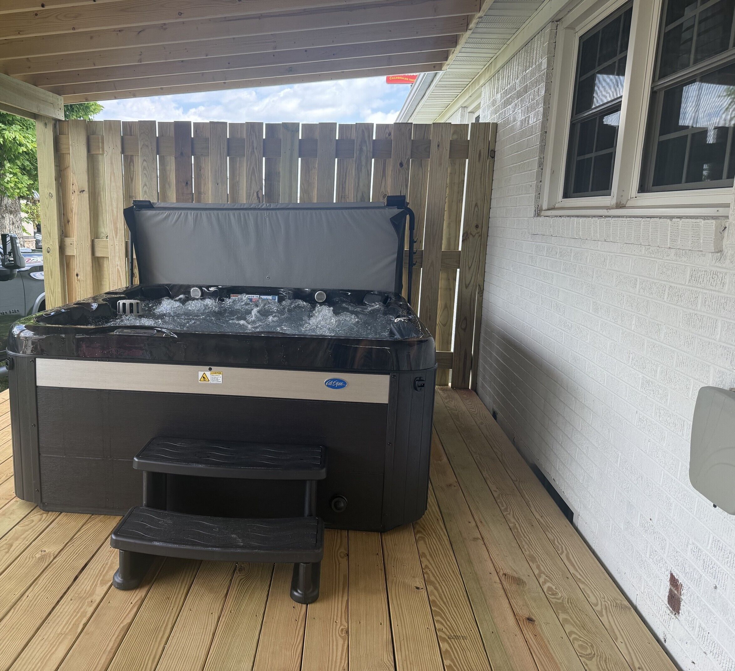 Outdoor spa tub