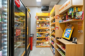 Gift shop - View of São Paulo, Paulista Axis and Metro 3 min away | LYVVO (São Paulo)