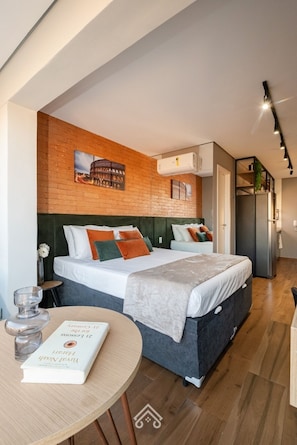 1 bedroom, desk, iron/ironing board, WiFi (free) - View of São Paulo, Paulista Axis and Metro 3 min away | LYVVO (São Paulo)