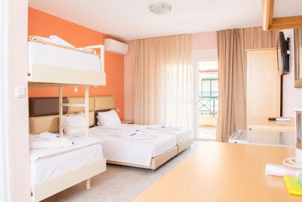 Room - Dionysos Hotel (Kassandra)