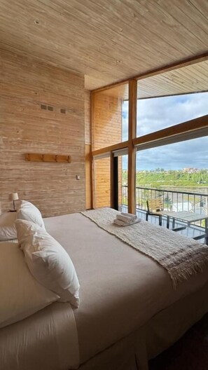 Deluxe Double Room, Balcony, Sea View | Desk, laptop workspace, free WiFi - Hotel Boutique Arrebol (Castro)