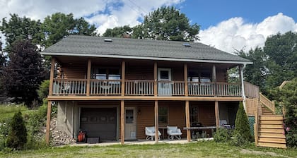 Katahdin Valley Retreat - whole cabin rental