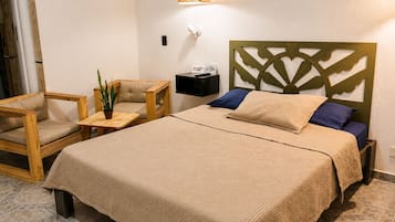 WiFi (free), bed sheets