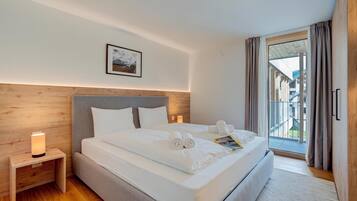 WiFi (free), bed sheets