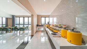 Petit déjeuner buffet compris tous les jours