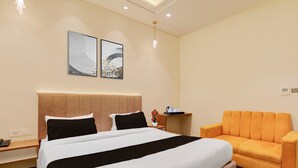 Desk, soundproofing, free WiFi, bed sheets - Collection O B.R. AmbedkarParkTaramandal (Gorakhpur)