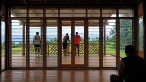 Estudio estándar, balcón, vista a la montaña | Interior