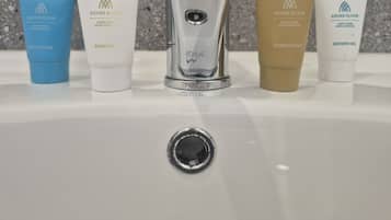 Bathroom amenities