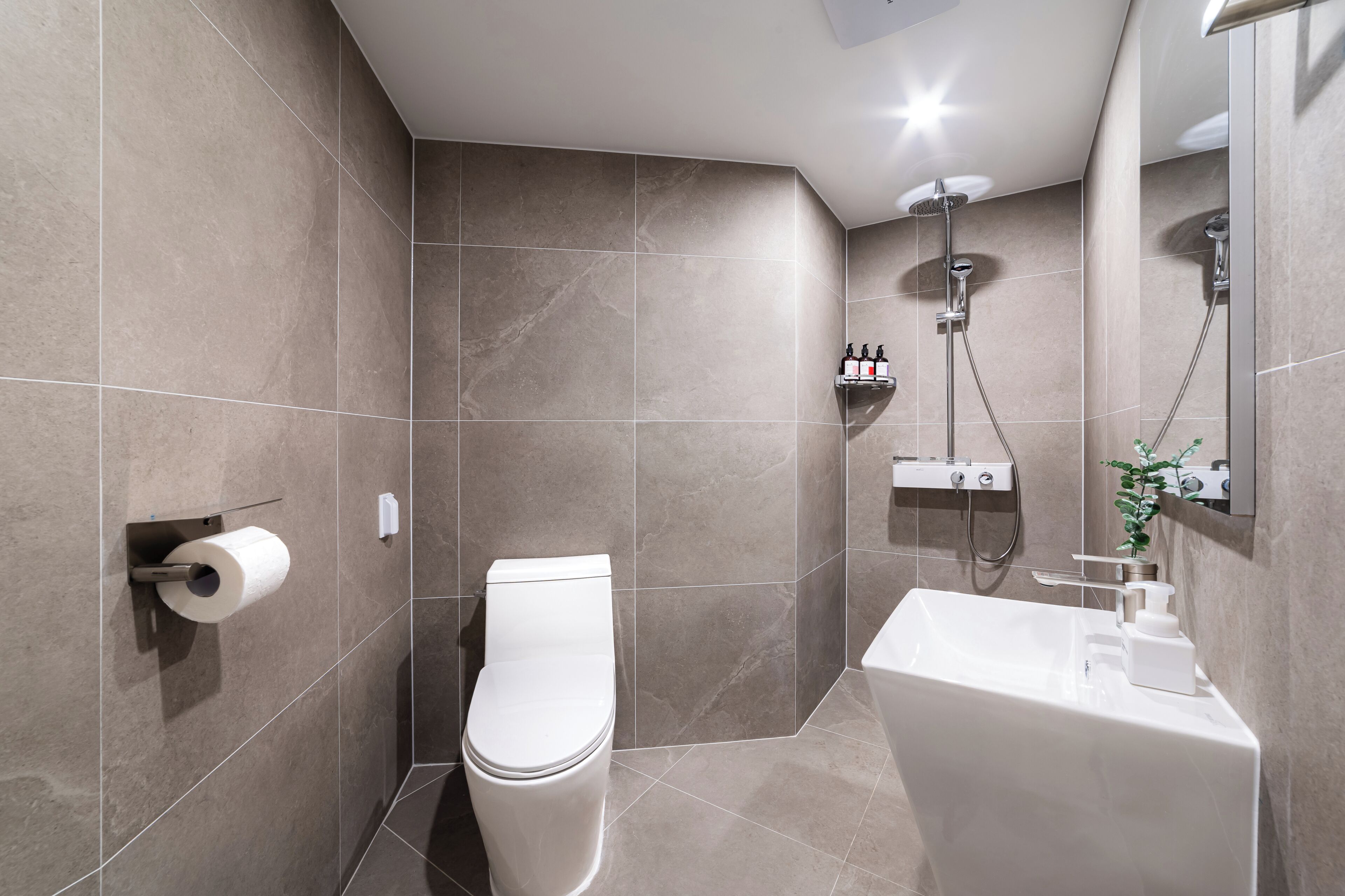 Family Twin Room | Bathroom