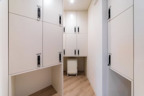 Shared Dormitory, Women only | WiFi (free) - NOC33 JONGNO (Seoul)