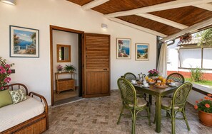 Outdoor dining - Lovely home in Nicotera Marina with WiFi (Nicotera Marina)