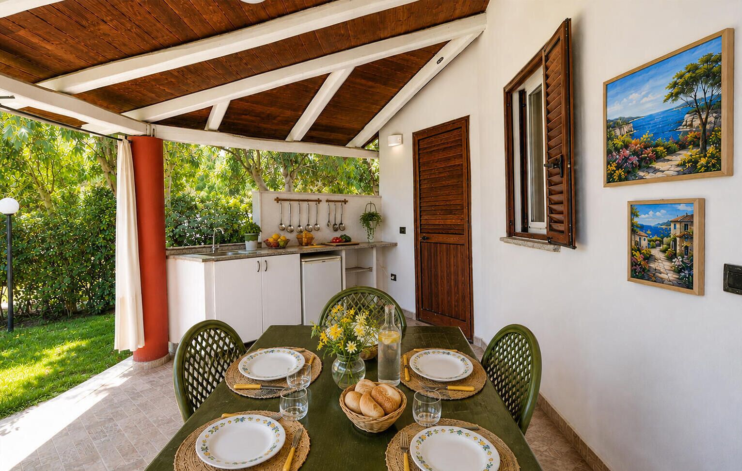 Outdoor dining