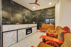 Lobby - Collection O Tiruvannamalai (Tiruvannamalai)