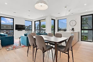 Dining - Three bedroom  in Canada, Revelstoke (Revelstoke)