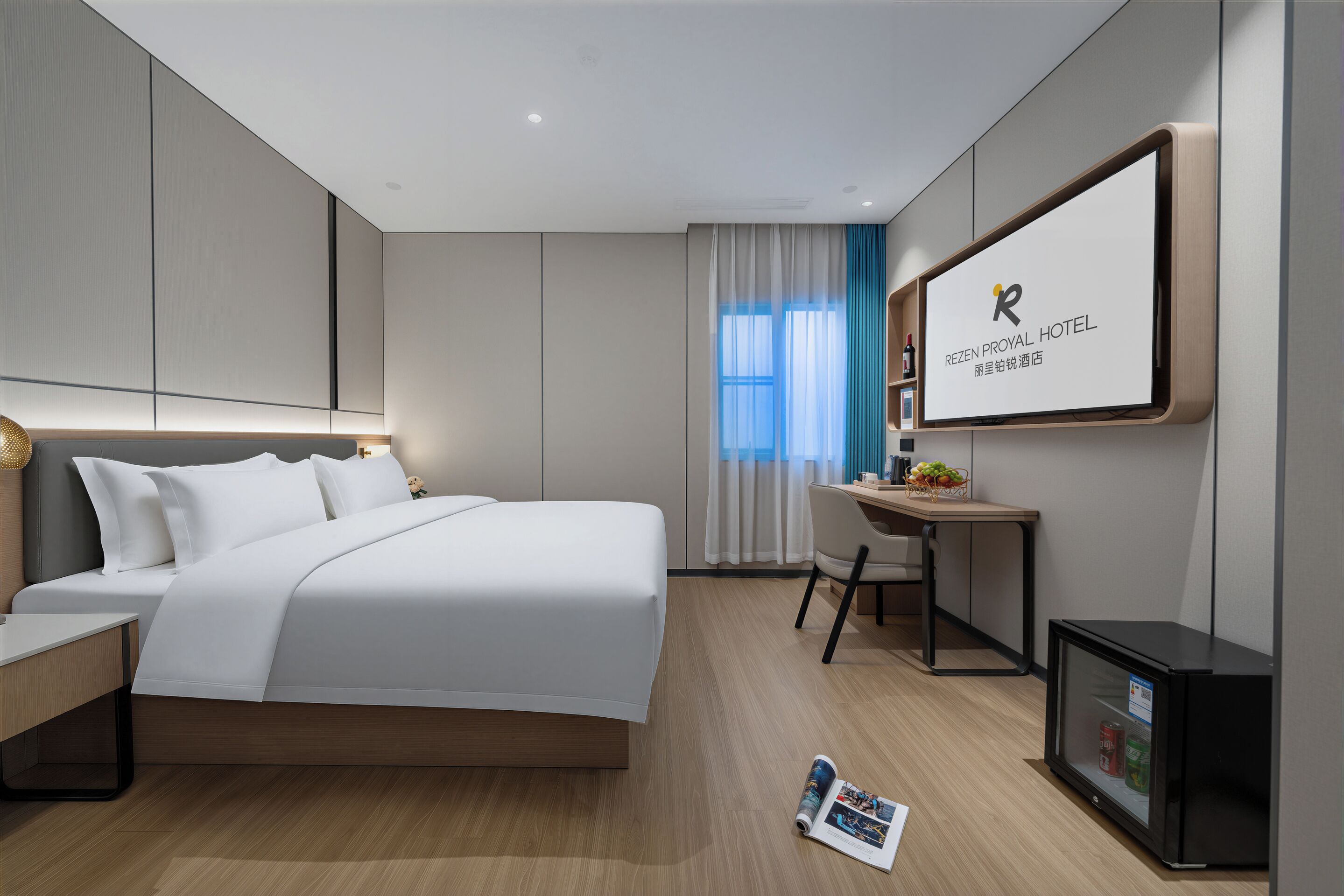 Basic Double Room | Desk, laptop workspace, blackout curtains